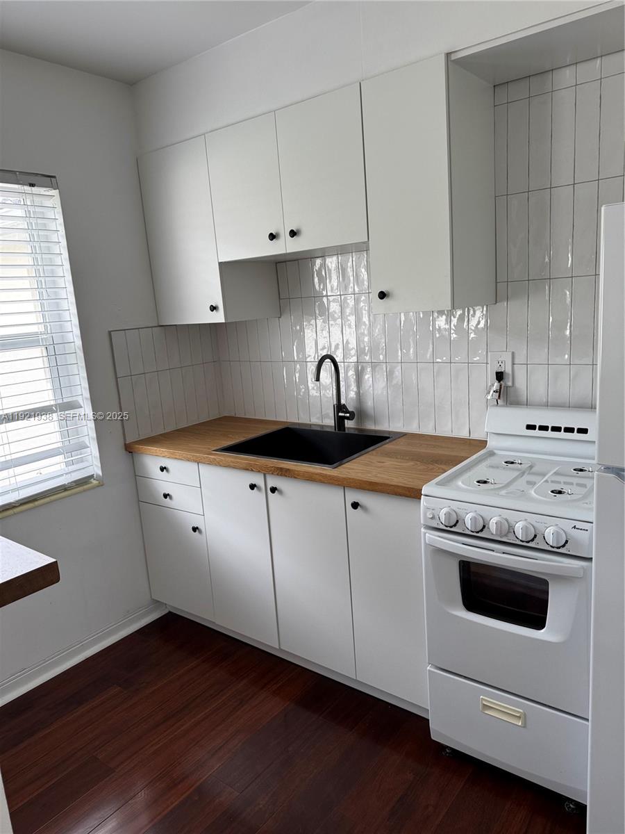 Open-concept living area at 725 91st St - Condo in Miami Shores