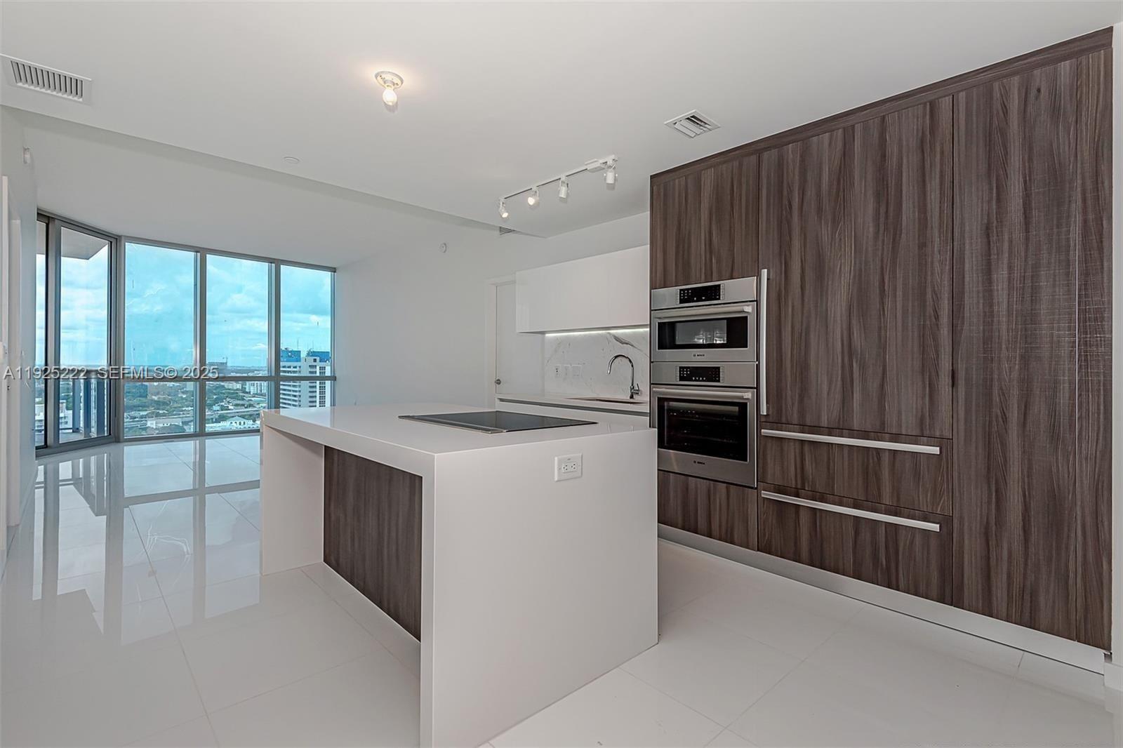 Paramount Miami World