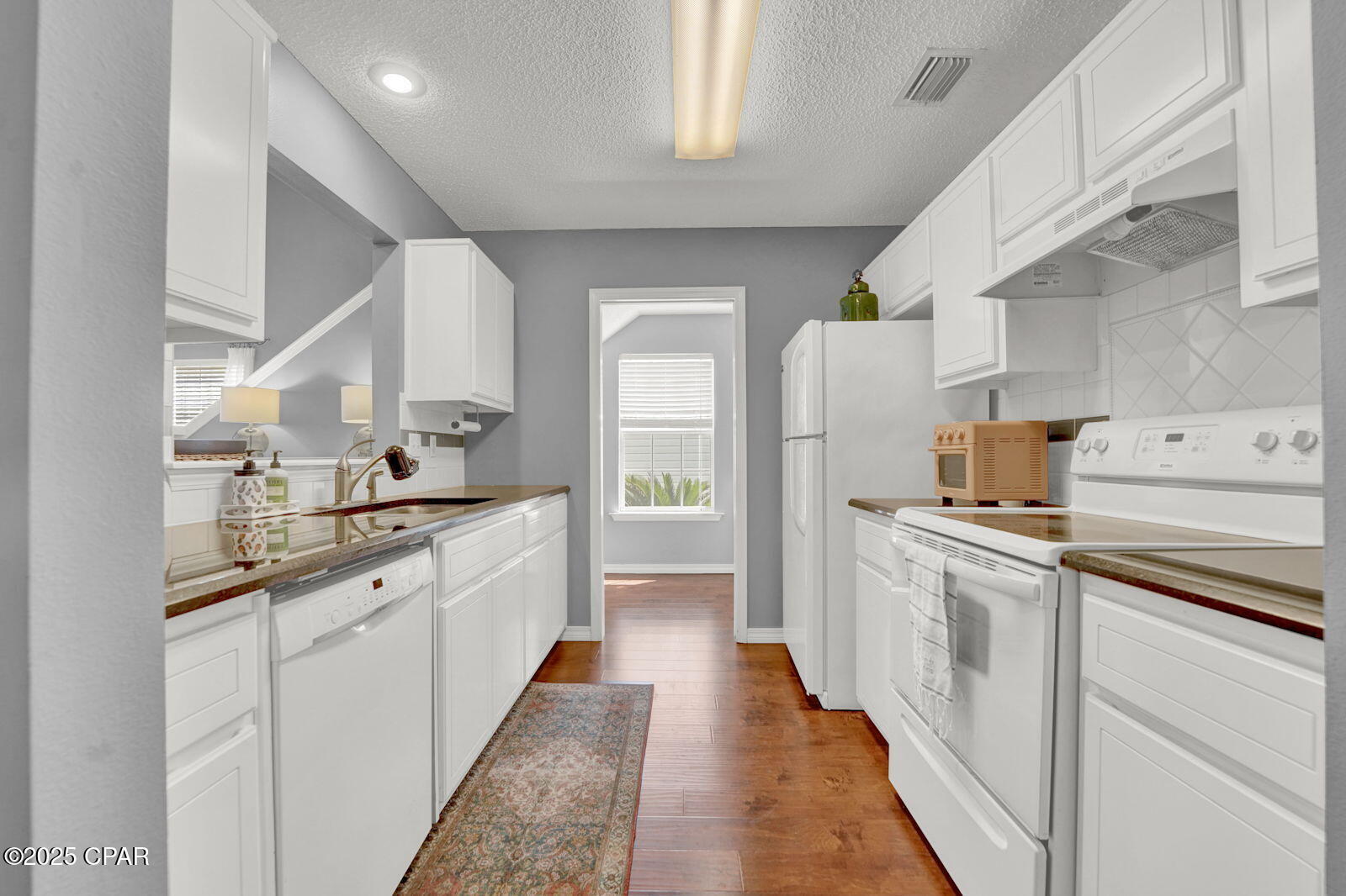 Image 7 For 231 Via Largo  # 39-b