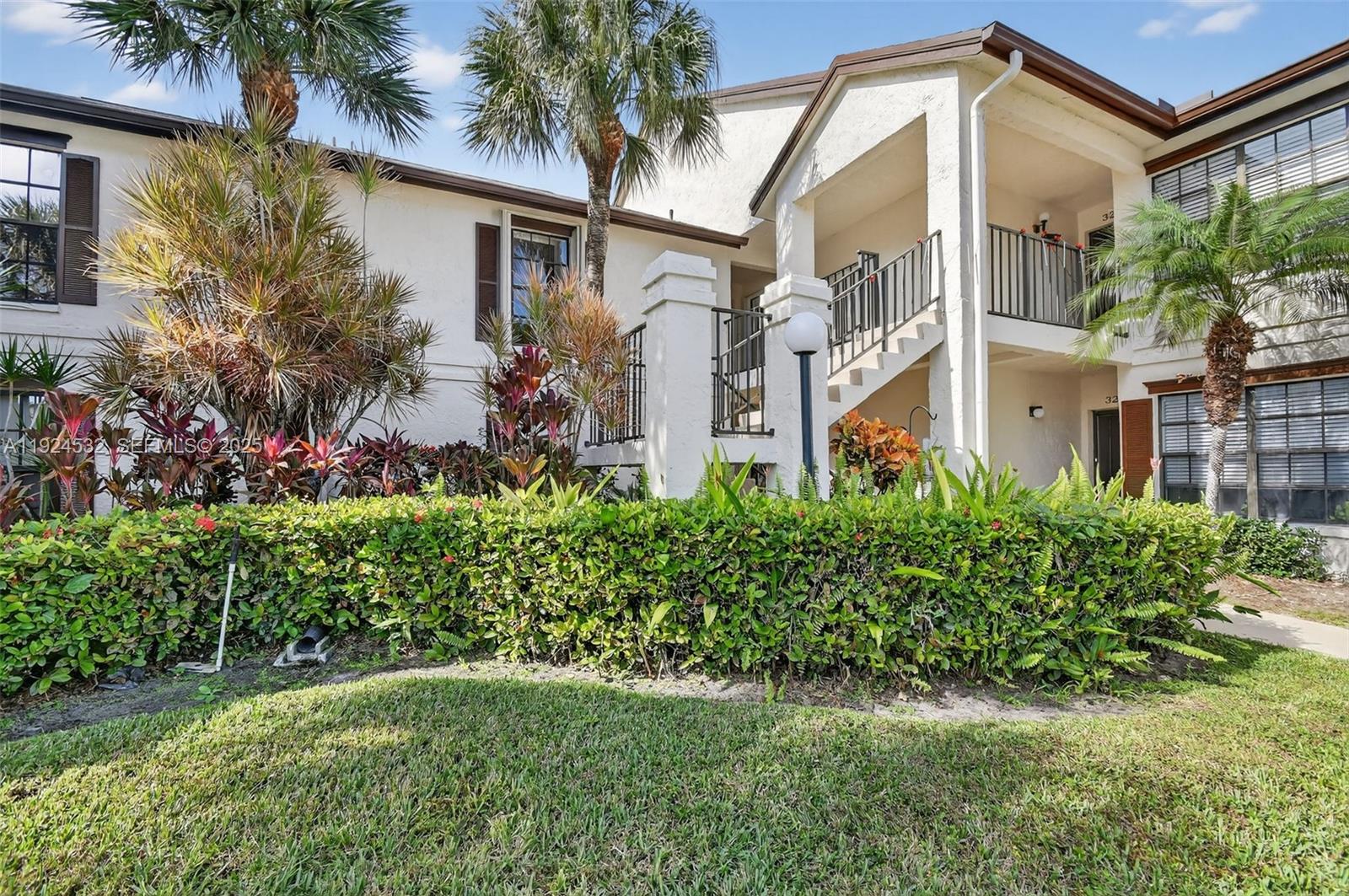 Homes for sale in Greenacres, FL | 3259 Perimeter Dr, Greenacres, FL 33467