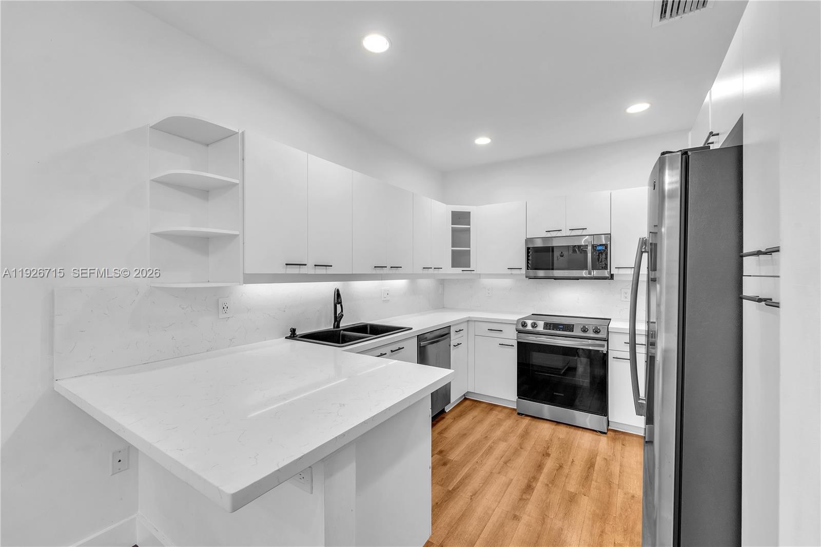 Property photo # 9