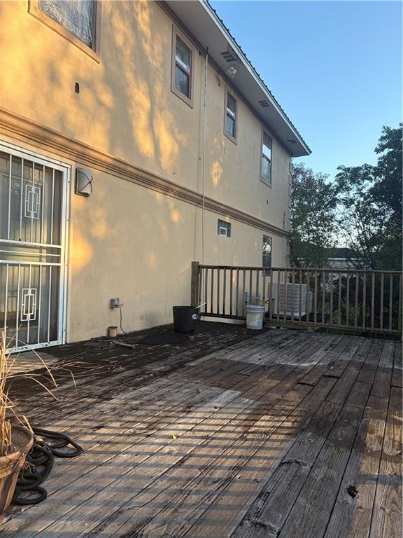 Homes for sale in New Orleans, LA | 4940 Eastview Dr, New Orleans, LA 70126 | MLS# 2534028