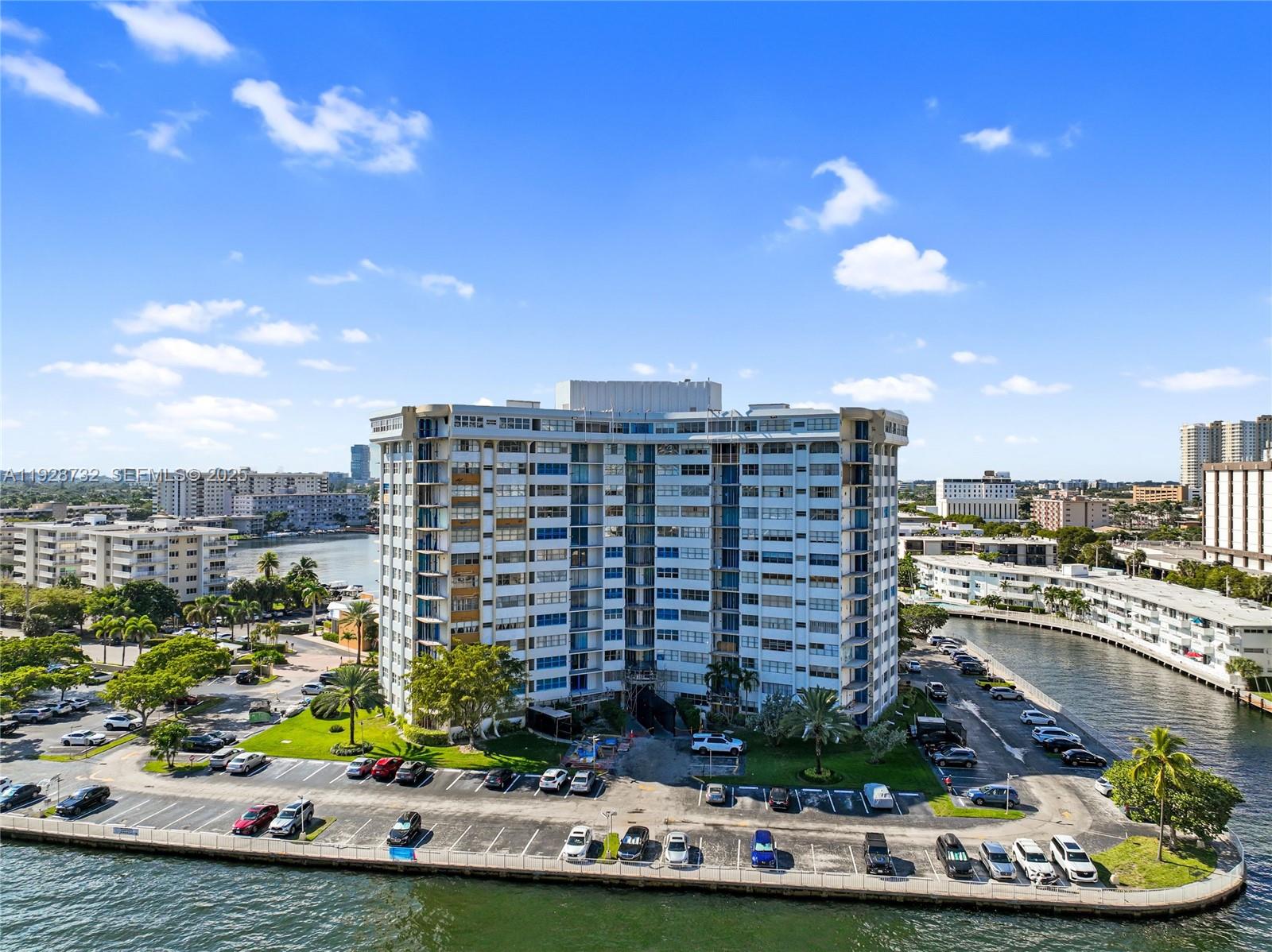 Lake Point Tower Condomin