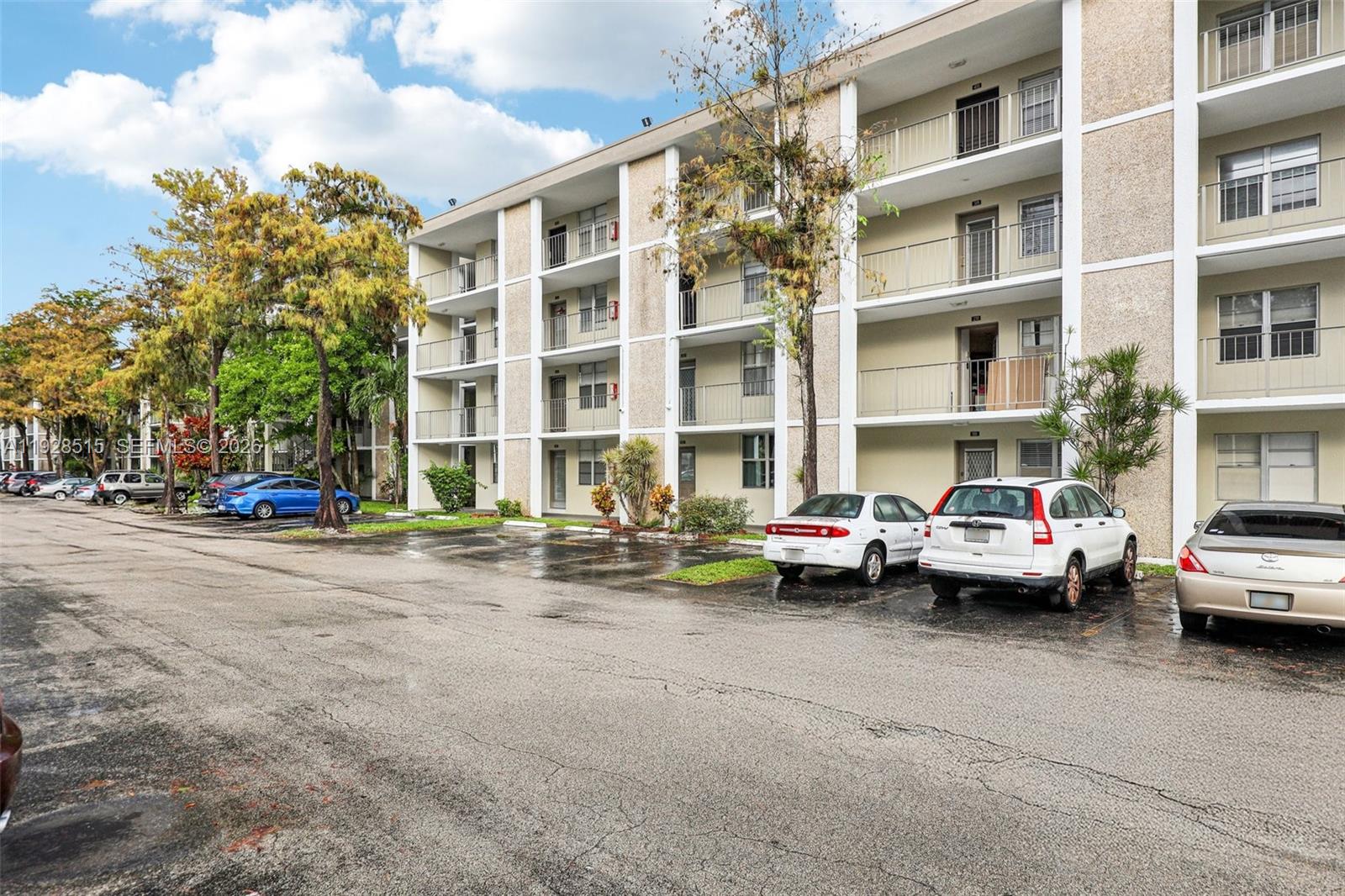 Homes for sale in Lauderdale Lakes, FL | 2900 Nw 48Th Ter, Lauderdale Lakes, FL 33313