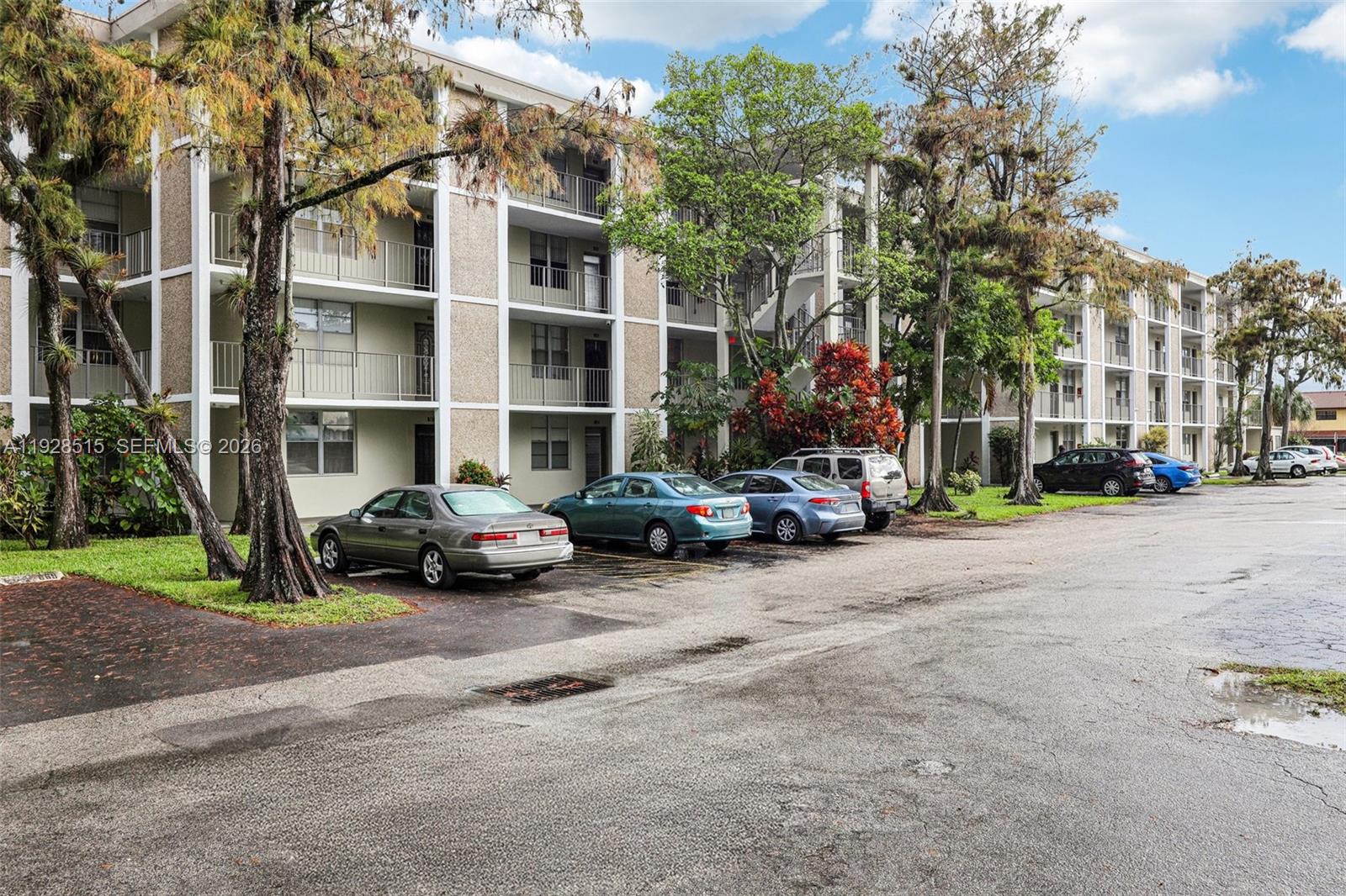 Homes for sale in Lauderdale Lakes, FL | 2900 Nw 48Th Ter, Lauderdale Lakes, FL 33313