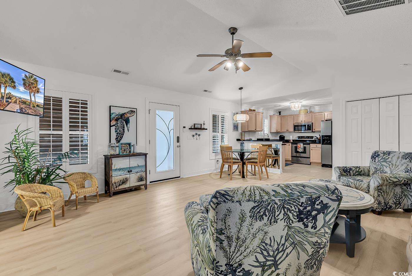 1125 Camellia Dr. 