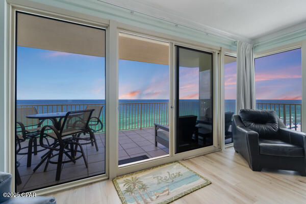 Image 16 For 8601 Surf Drive 11w