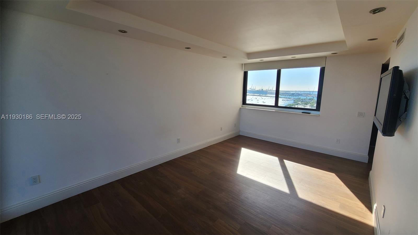 1000 Venetian Way #1502, Miami Beach FL 33139