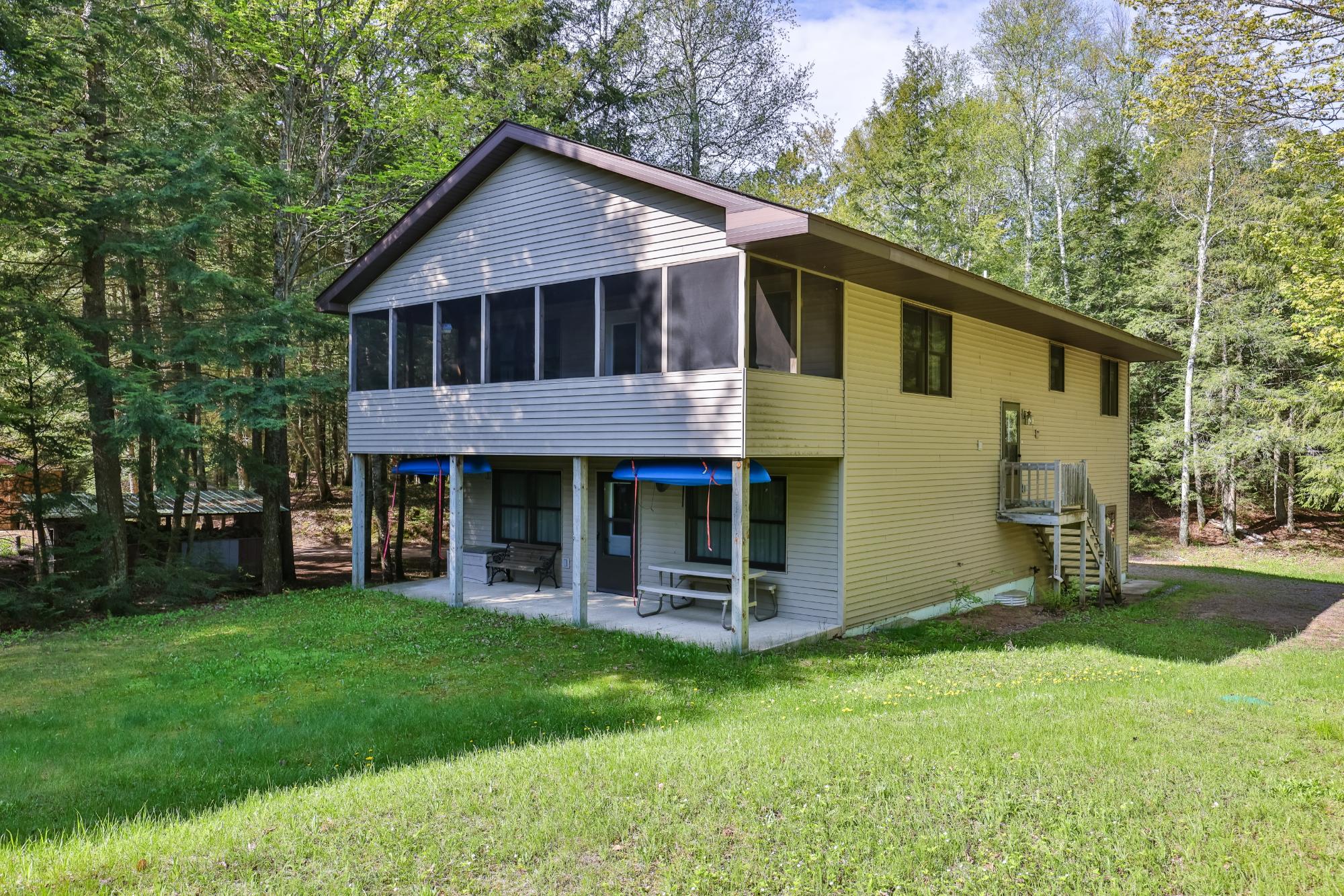 Booth Lake house picture