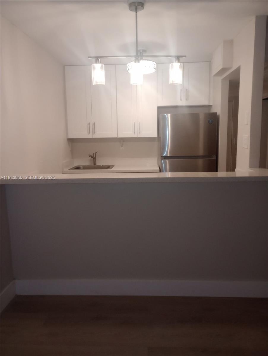 Hampton Court Condo