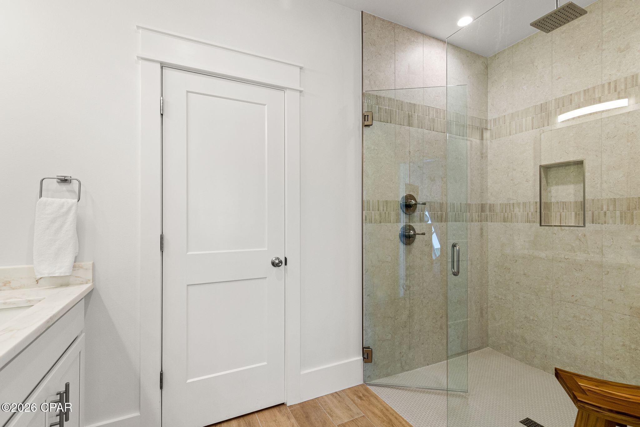 Image 28 For 200 Highway 98