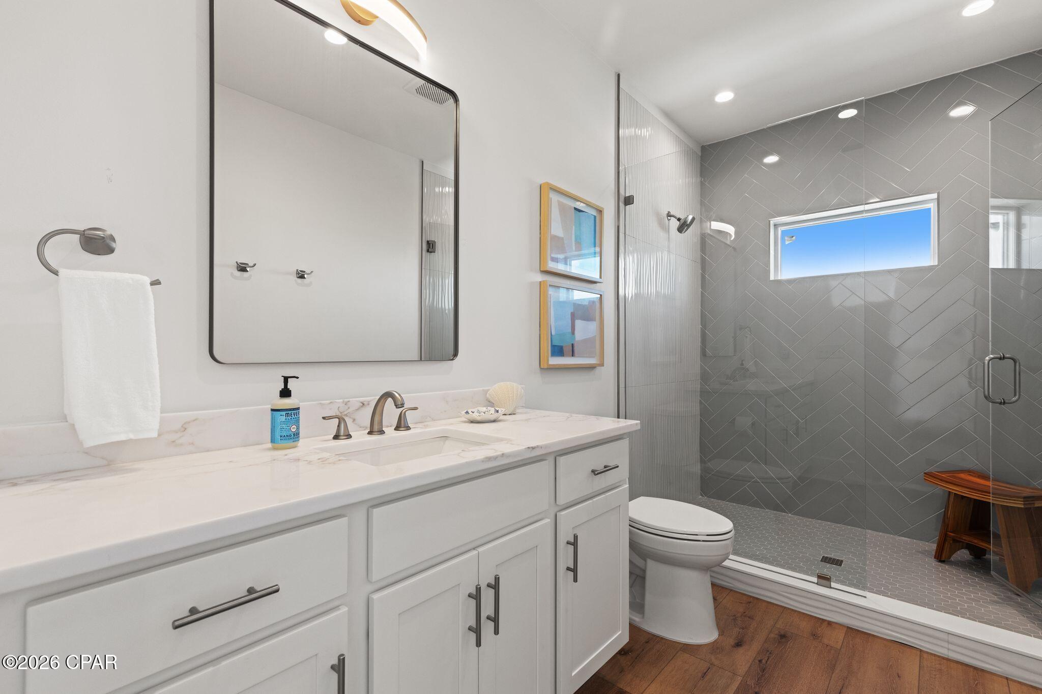 Image 63 For 200 Highway 98