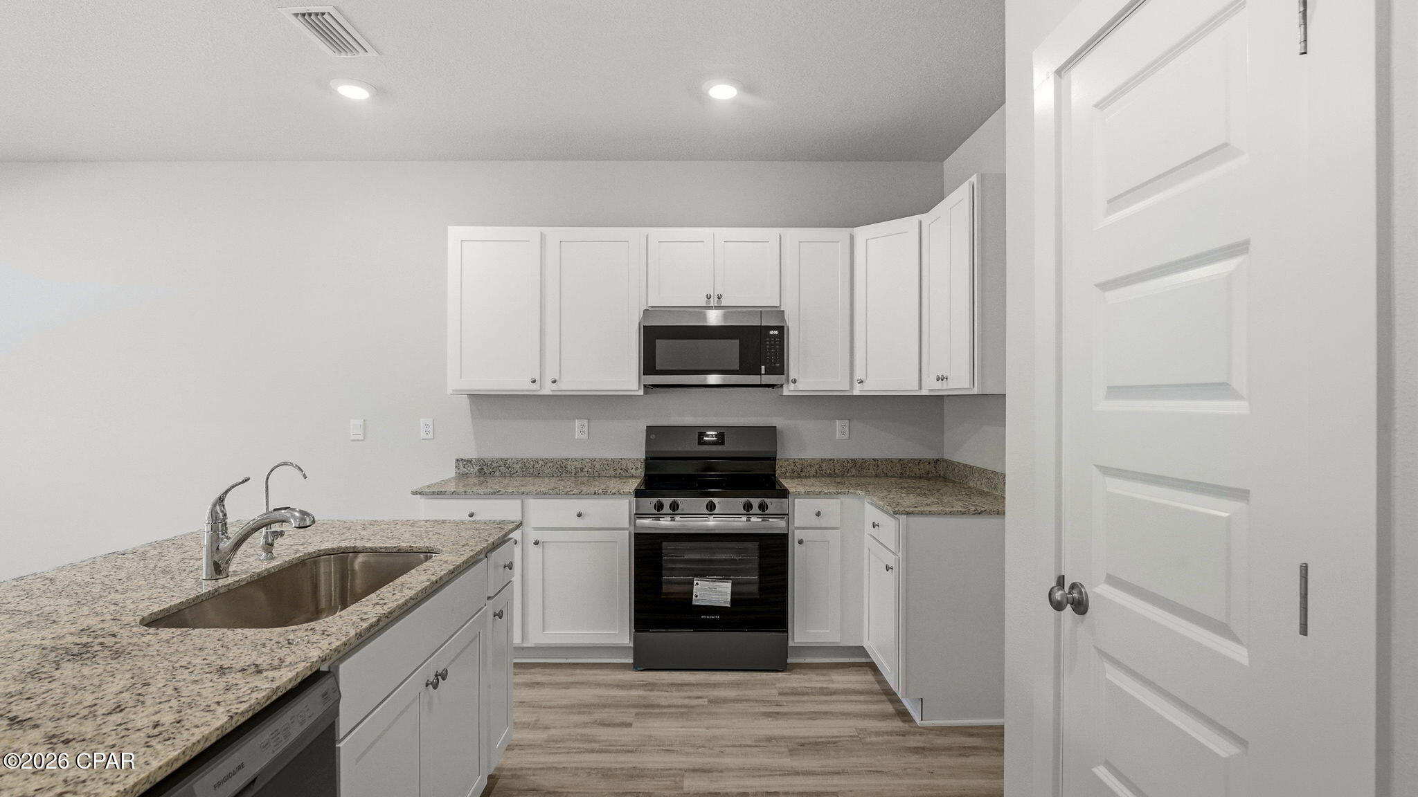 Image 10 For 320 Chateau Lane