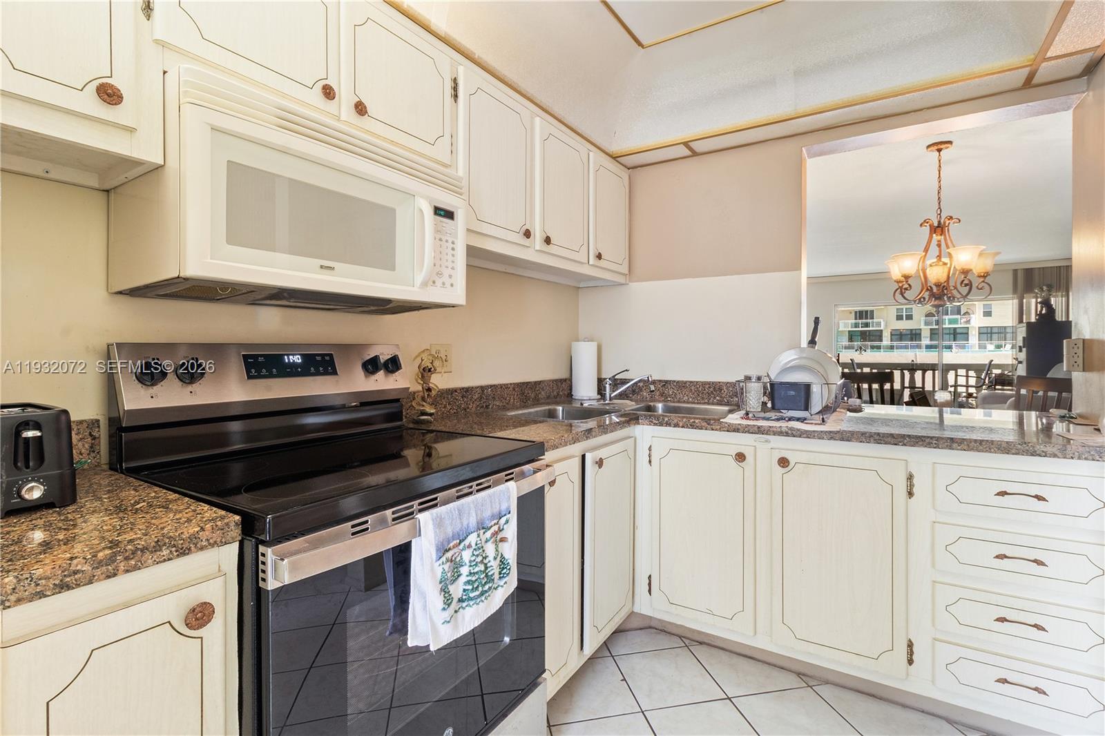 Homes for sale in Hallandale Beach, FL | 450 Paradise Isle Blvd, Hallandale Beach, FL 33009
