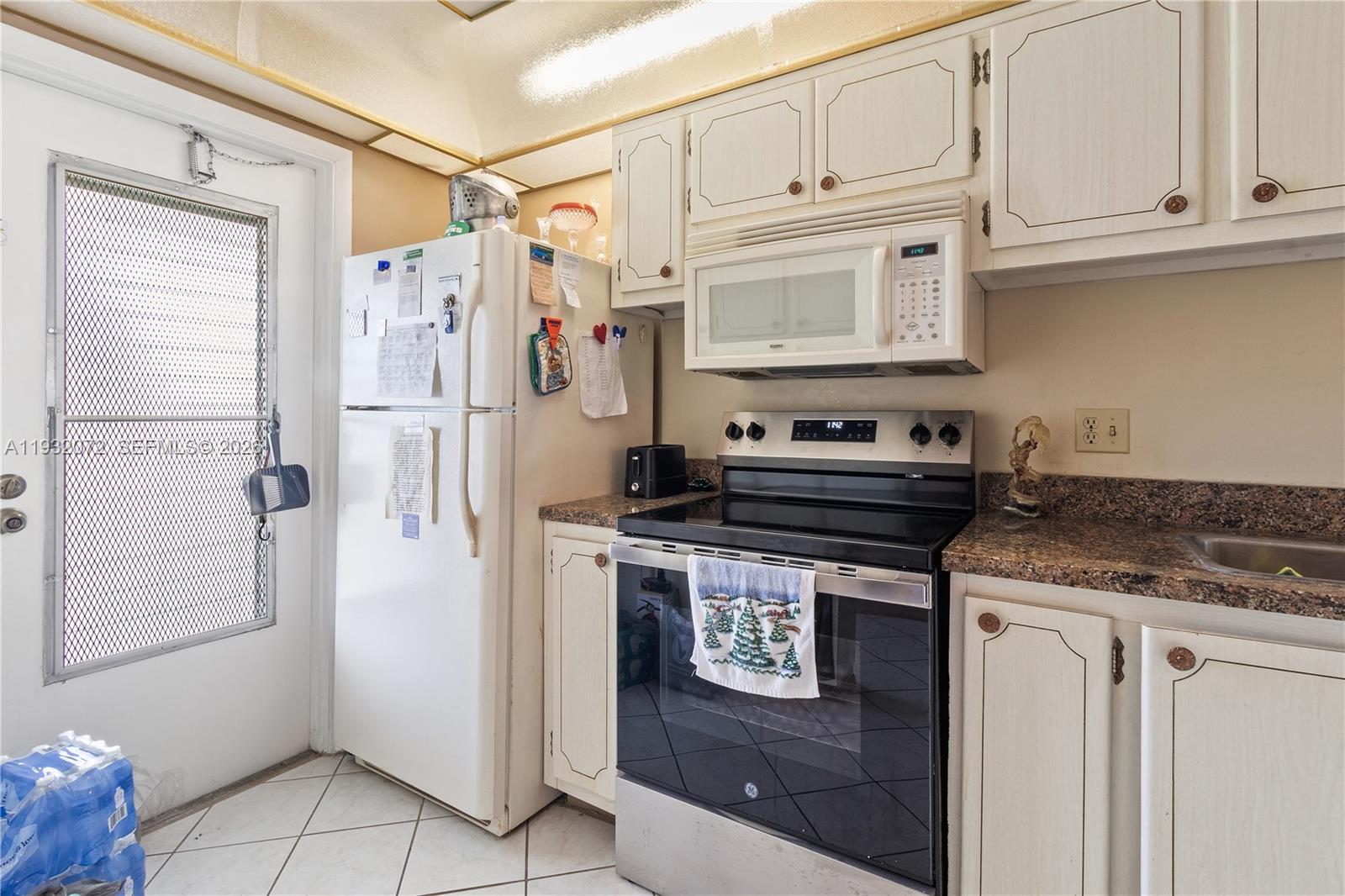 Homes for sale in Hallandale Beach, FL | 450 Paradise Isle Blvd, Hallandale Beach, FL 33009