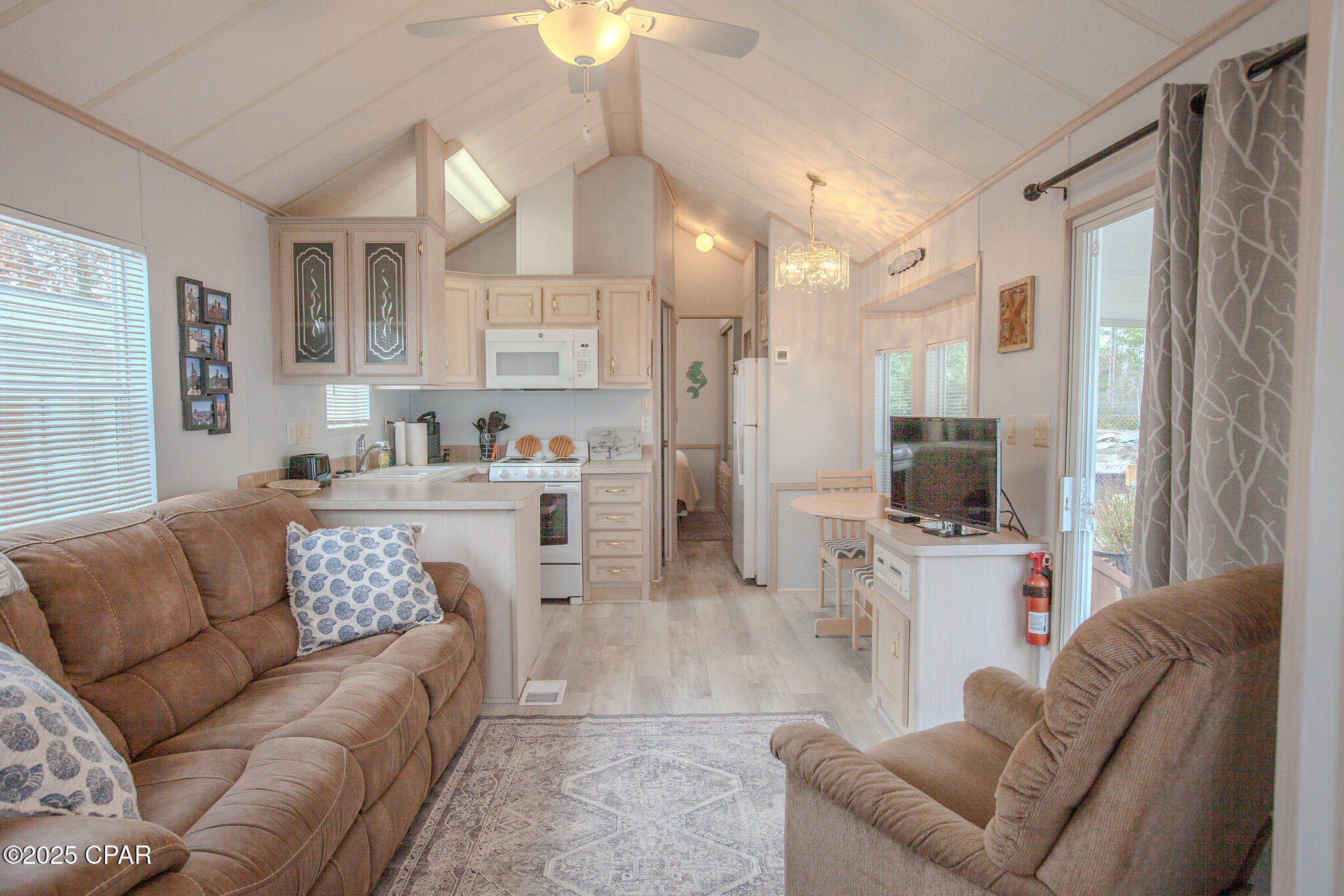 Image 3 For 1219 Thomas Drive 123