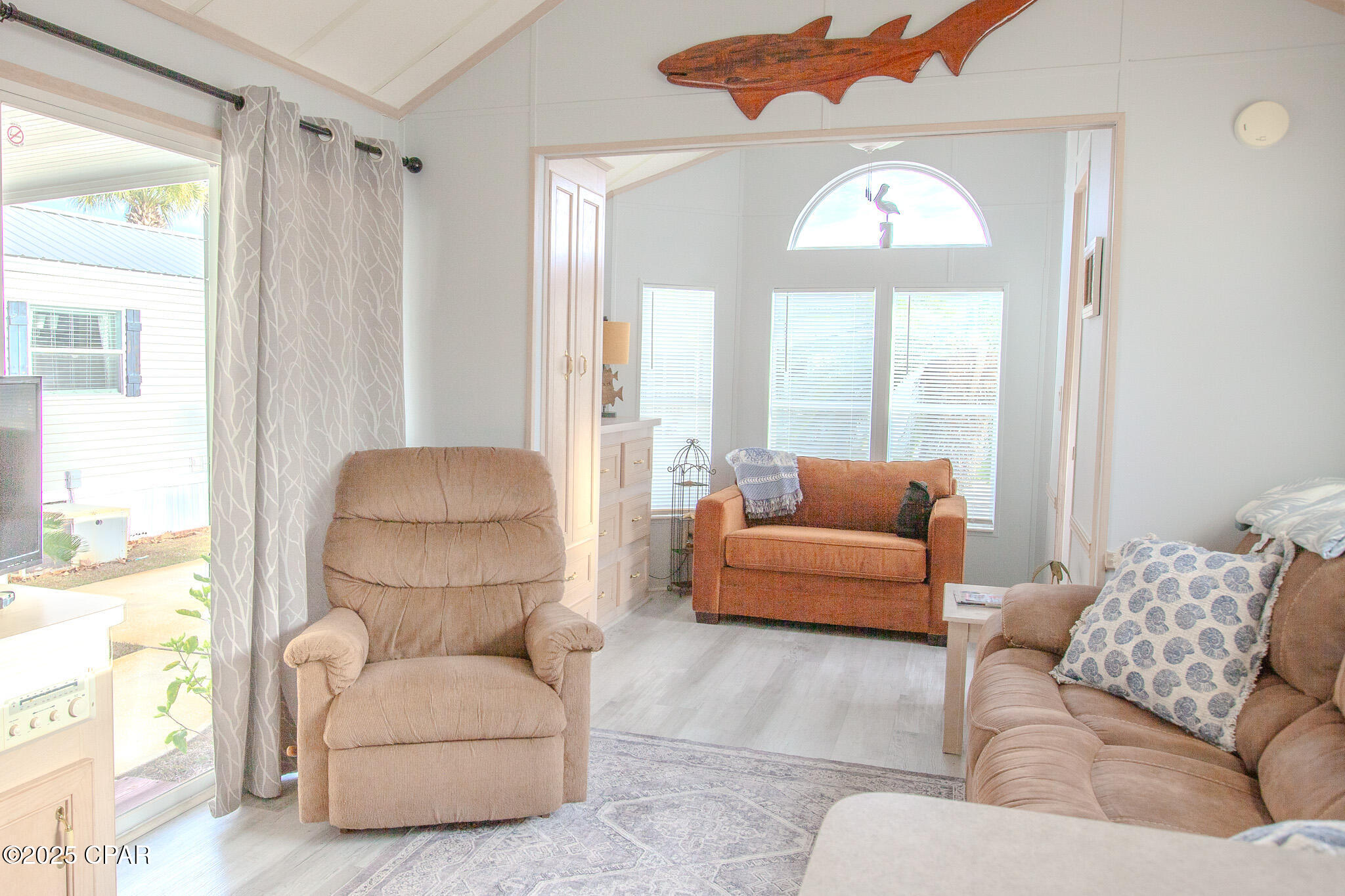 Image 8 For 1219 Thomas Drive 123