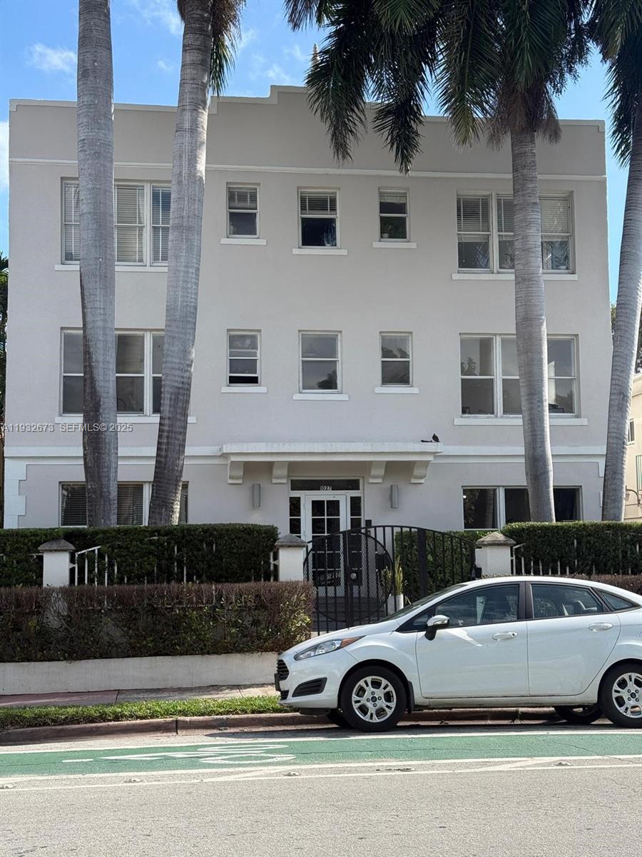 1027-pennsylvania-ave-301-miami-beach-fl-33139/hzid_bff5f21b