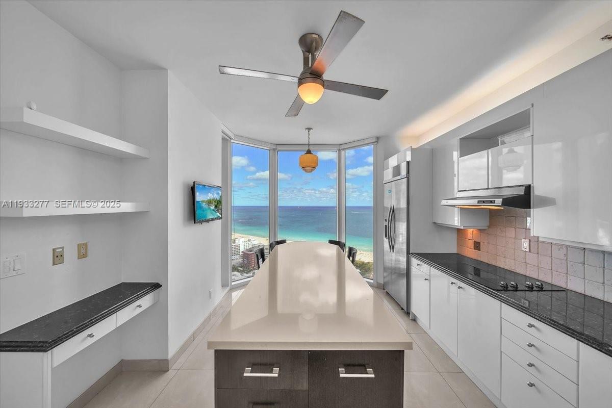 300 S Pointe Dr #3402, Miami Beach FL 33139