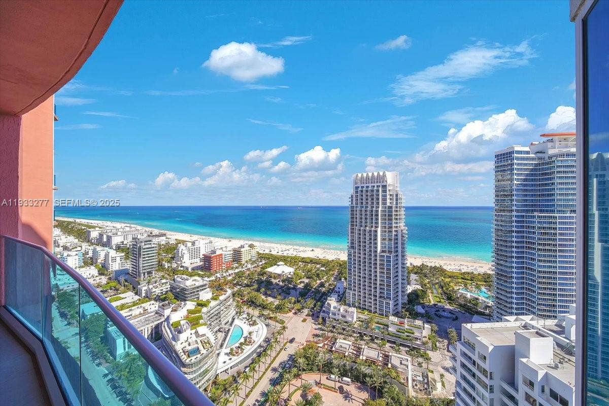 300 S Pointe Dr #3402, Miami Beach FL 33139