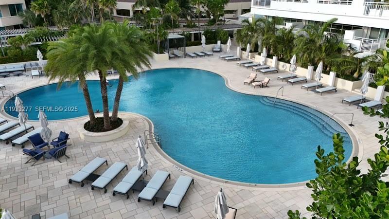 300 S Pointe Dr #3402, Miami Beach FL 33139