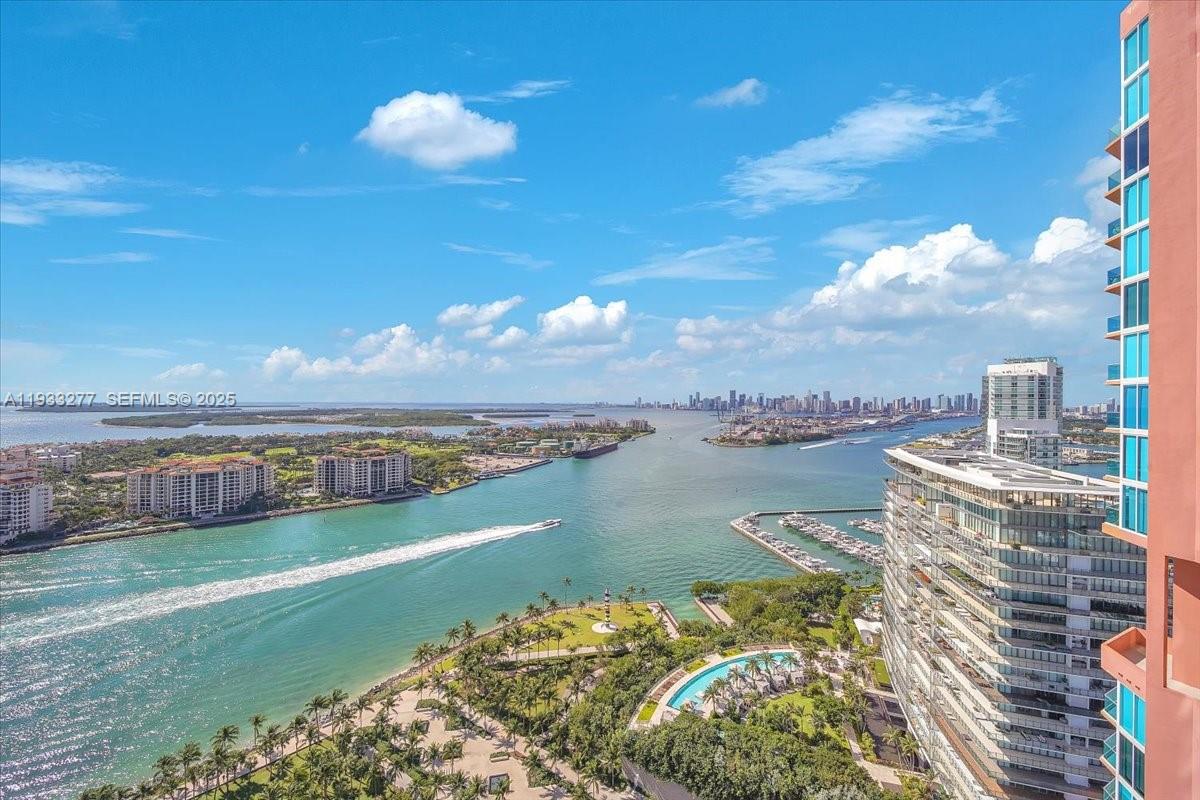 300 S Pointe Dr #3402, Miami Beach FL 33139