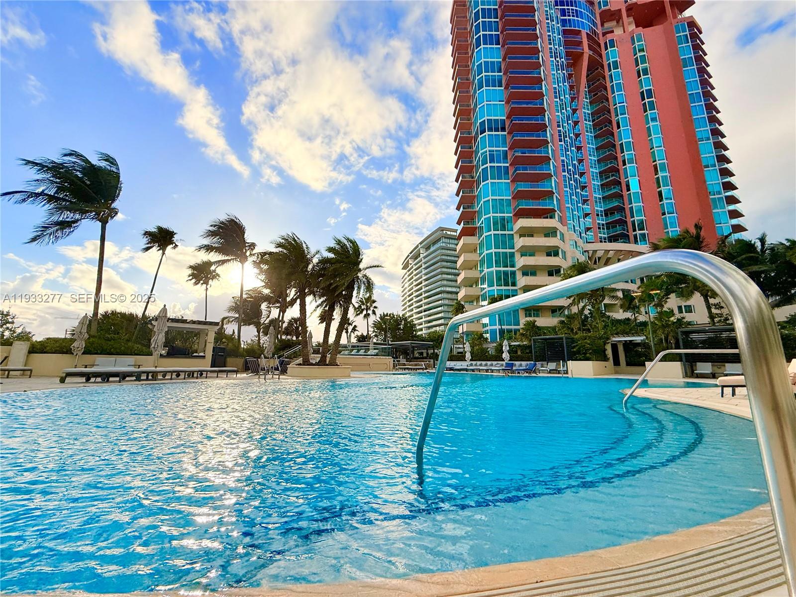 300 S Pointe Dr #3402, Miami Beach FL 33139