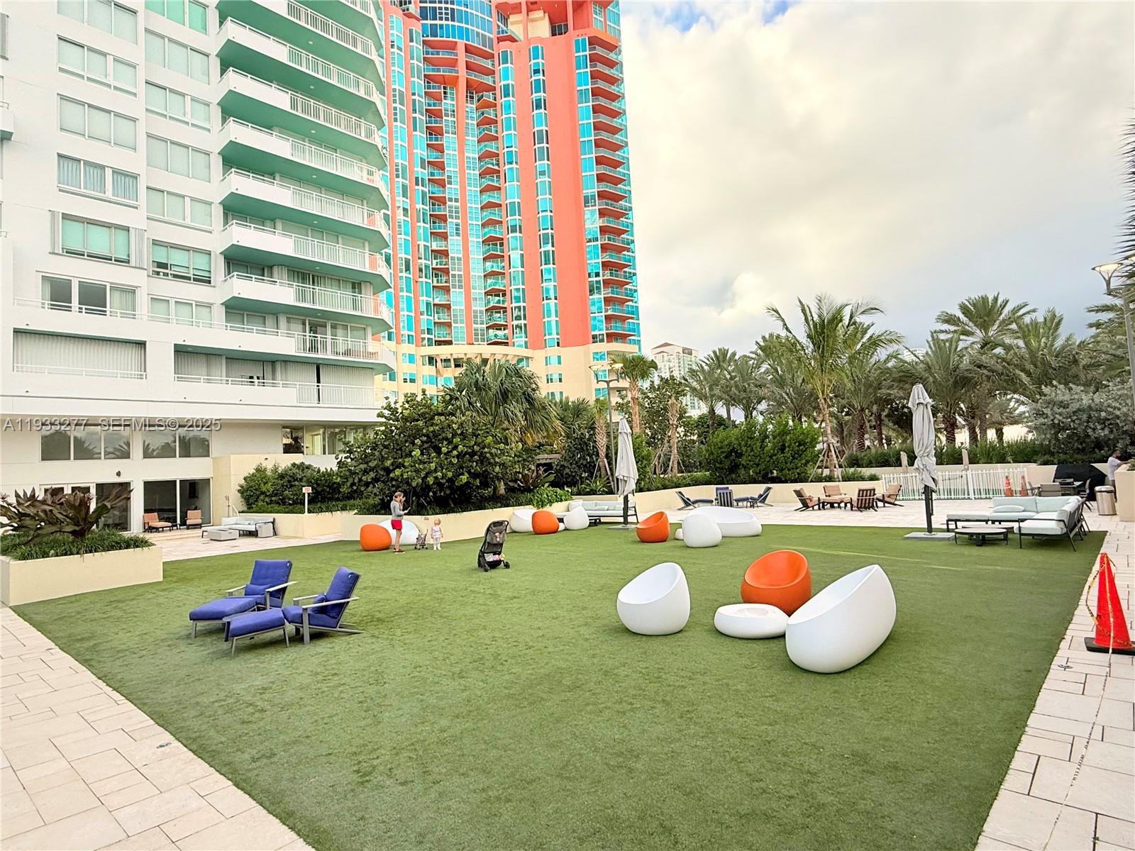 300 S Pointe Dr #3402, Miami Beach FL 33139