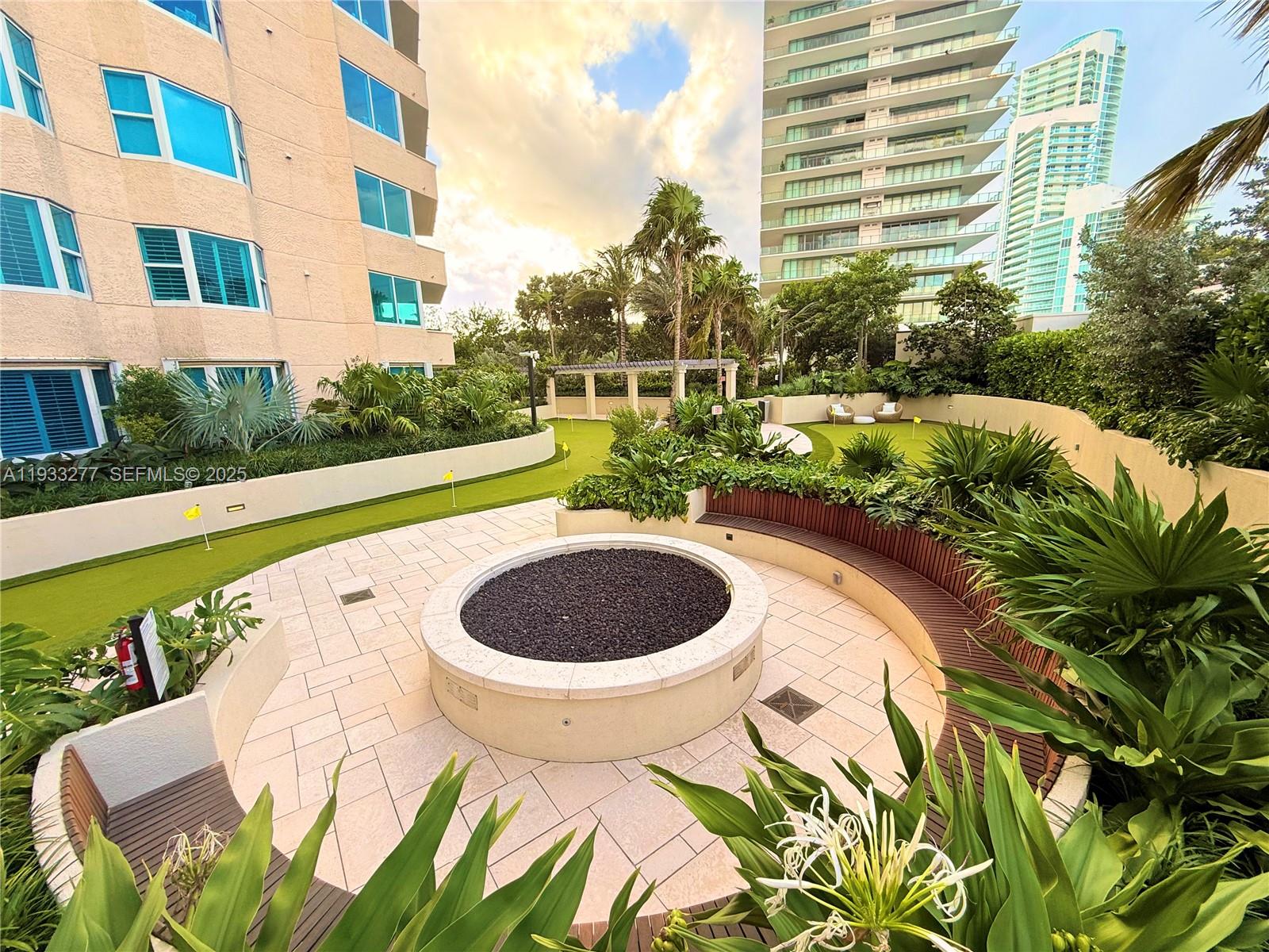 300 S Pointe Dr #3402, Miami Beach FL 33139
