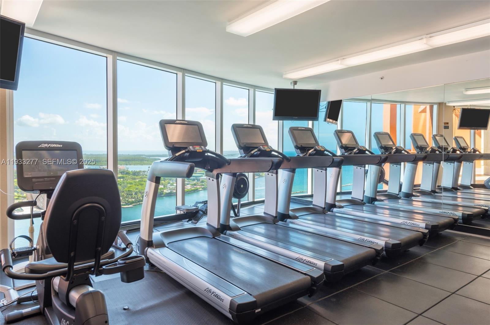 300 S Pointe Dr #3402, Miami Beach FL 33139