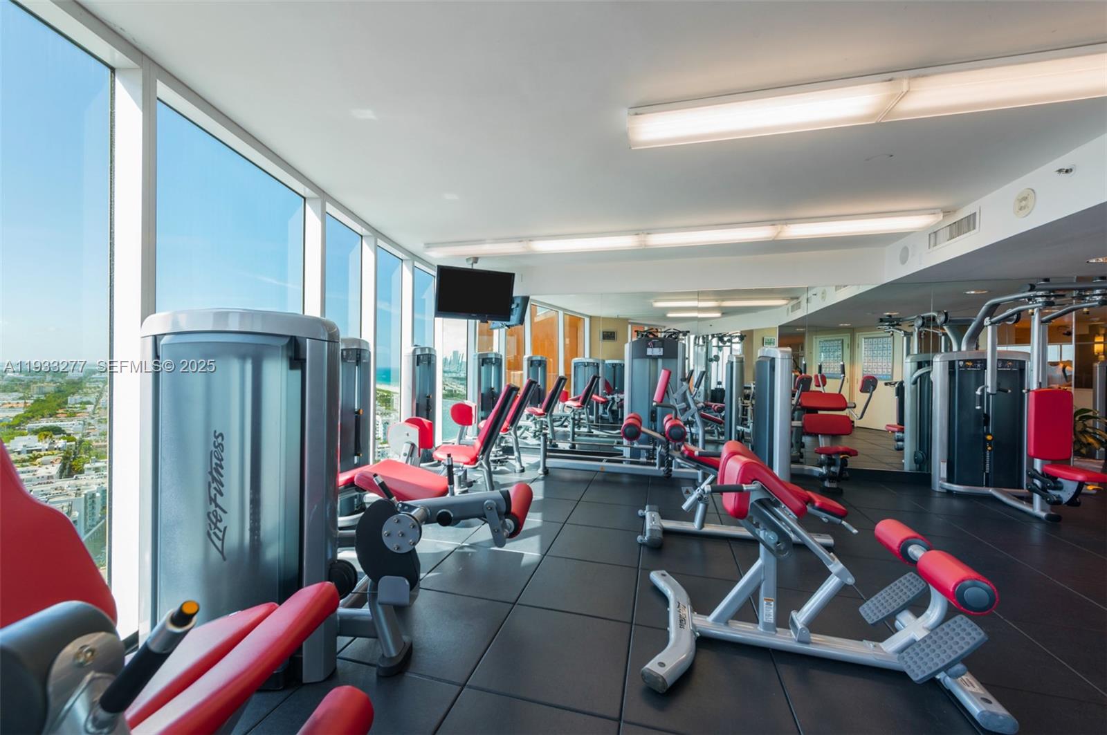 300 S Pointe Dr #3402, Miami Beach FL 33139