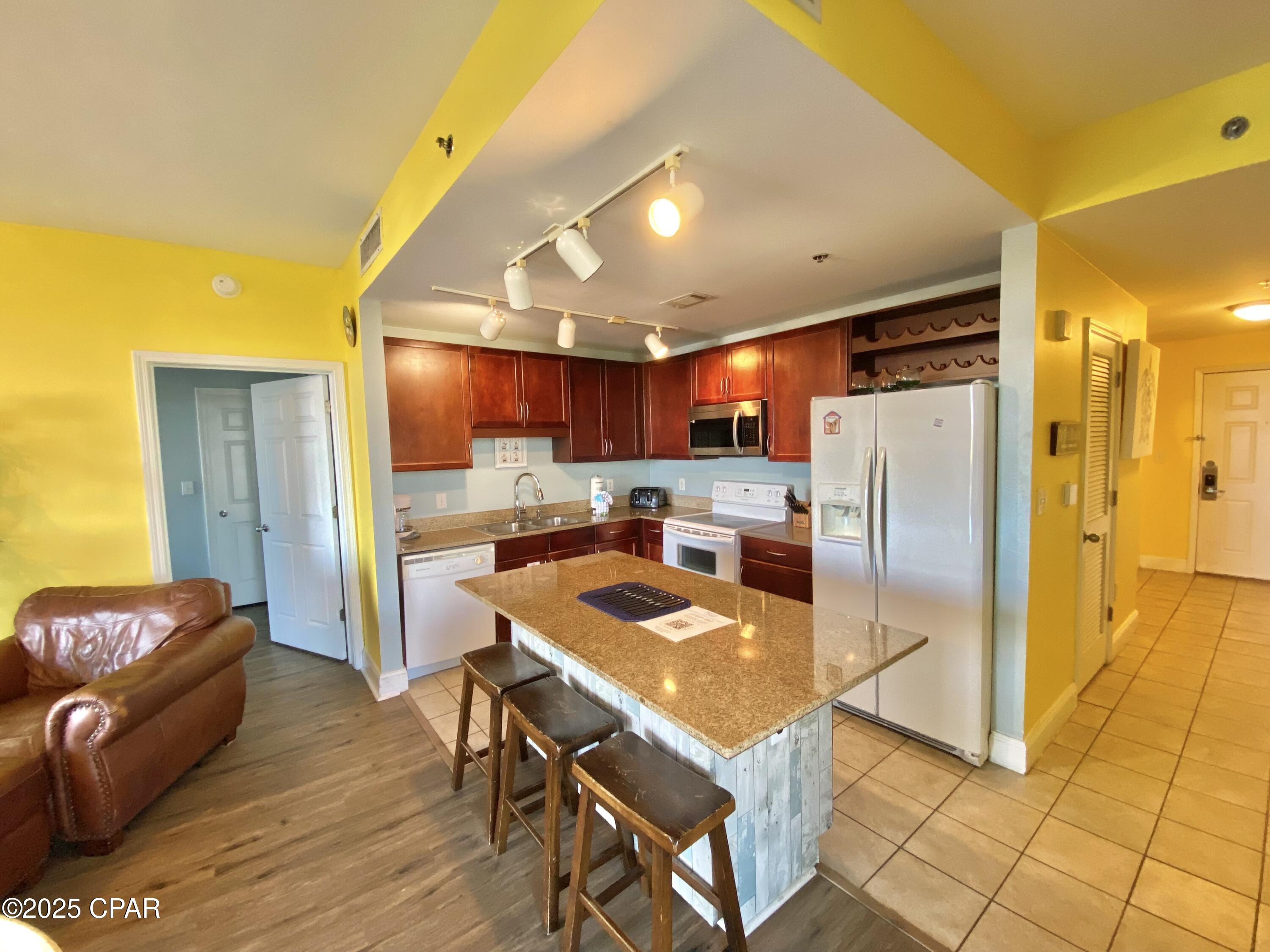 Image 33 For 9902 Thomas Drive 338