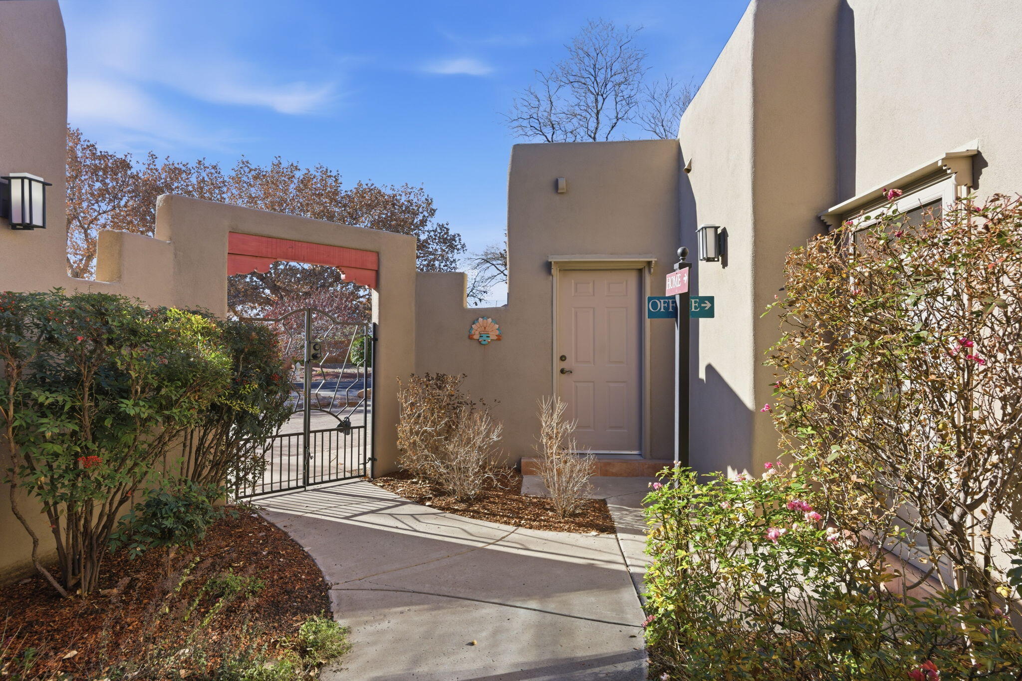 Homes for sale in Albuquerque, NM | 500 Laguna Seca Ln Nw, Albuquerque, NM 87104 | MLS# 1096081