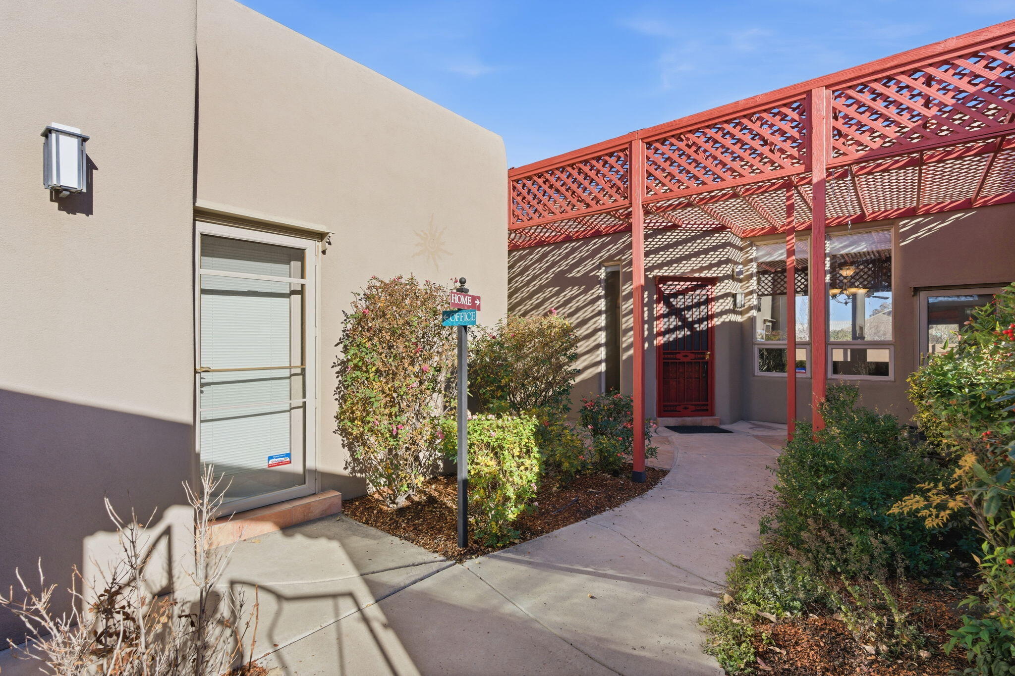 Homes for sale in Albuquerque, NM | 500 Laguna Seca Ln Nw, Albuquerque, NM 87104 | MLS# 1096081