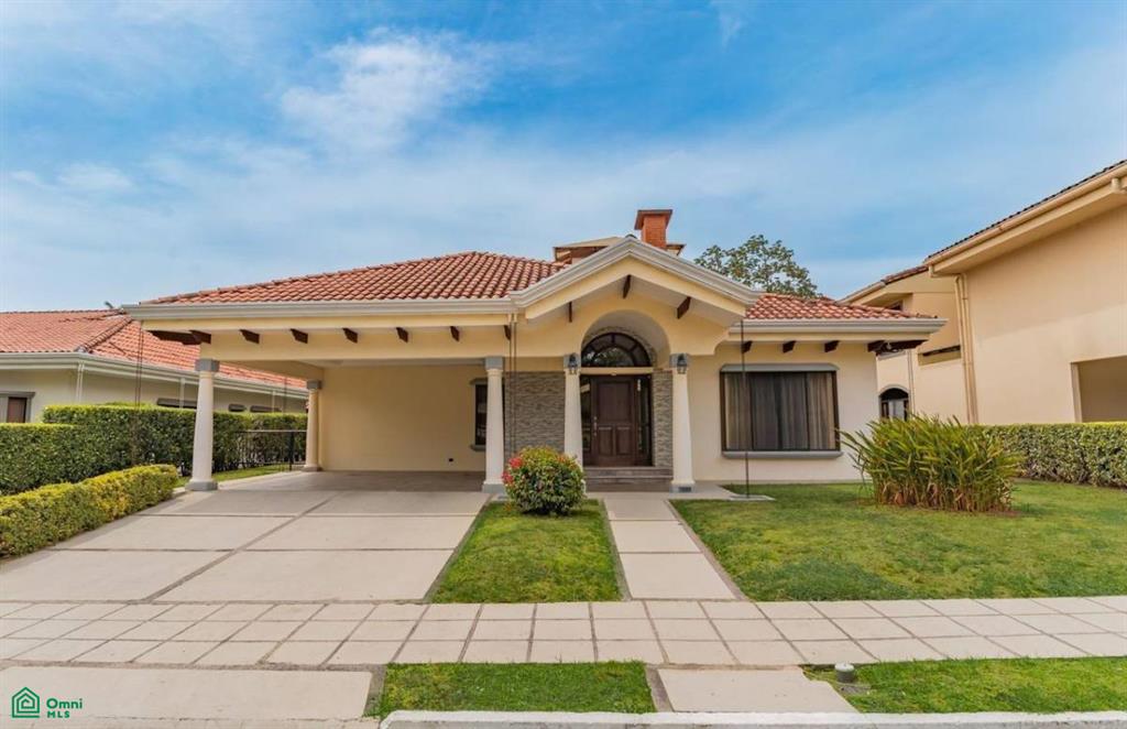 4 bed Single Family Homes For Sale in Pozos, San Jose - 1