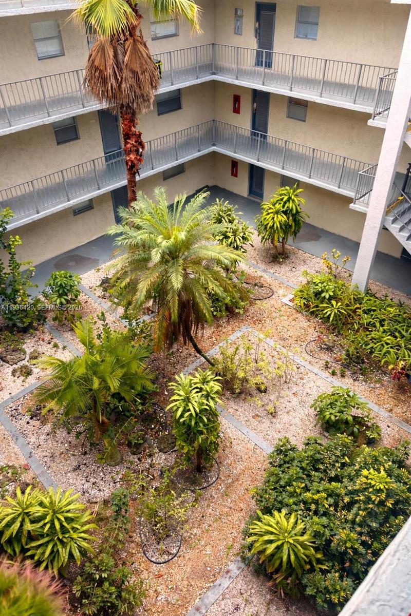 Courtyards Of Broward Con