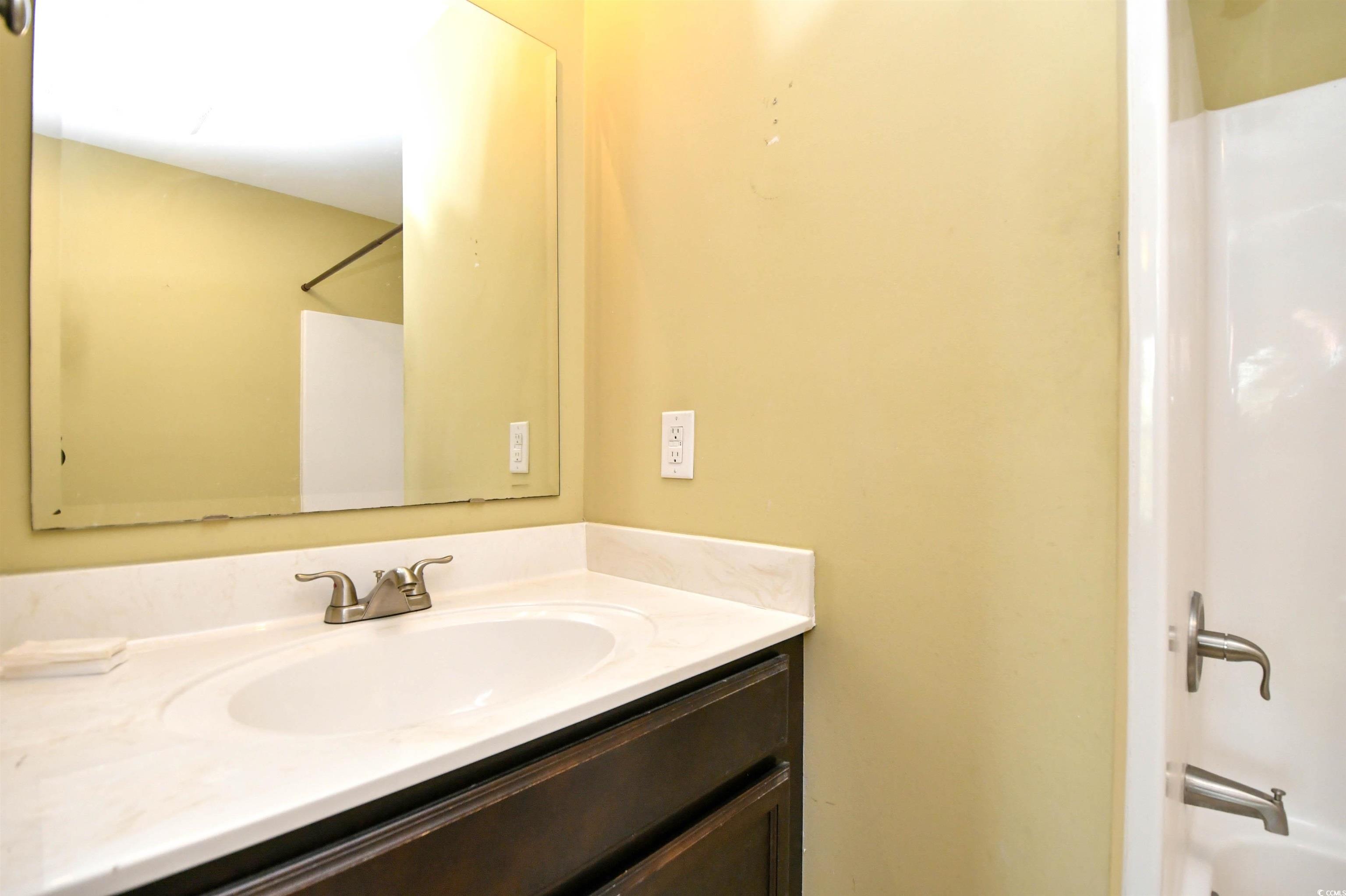 2600251 | Photo 20