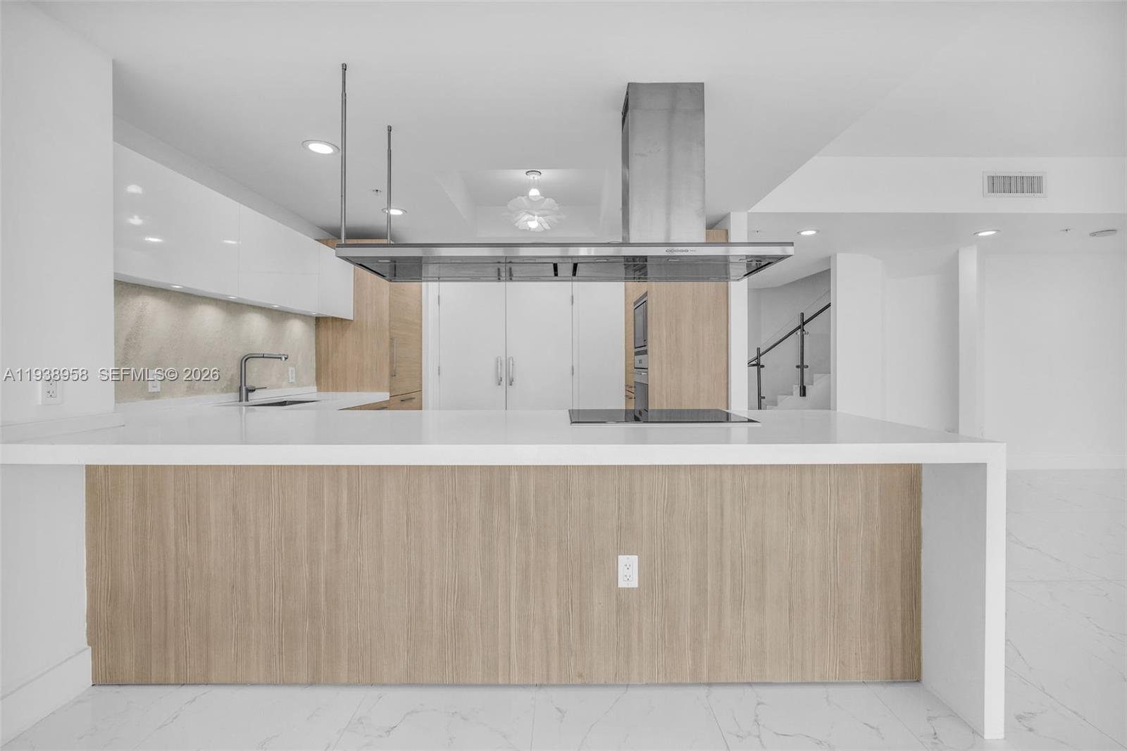 17111 Biscayne Blvd #411, North Miami Beach FL 33160