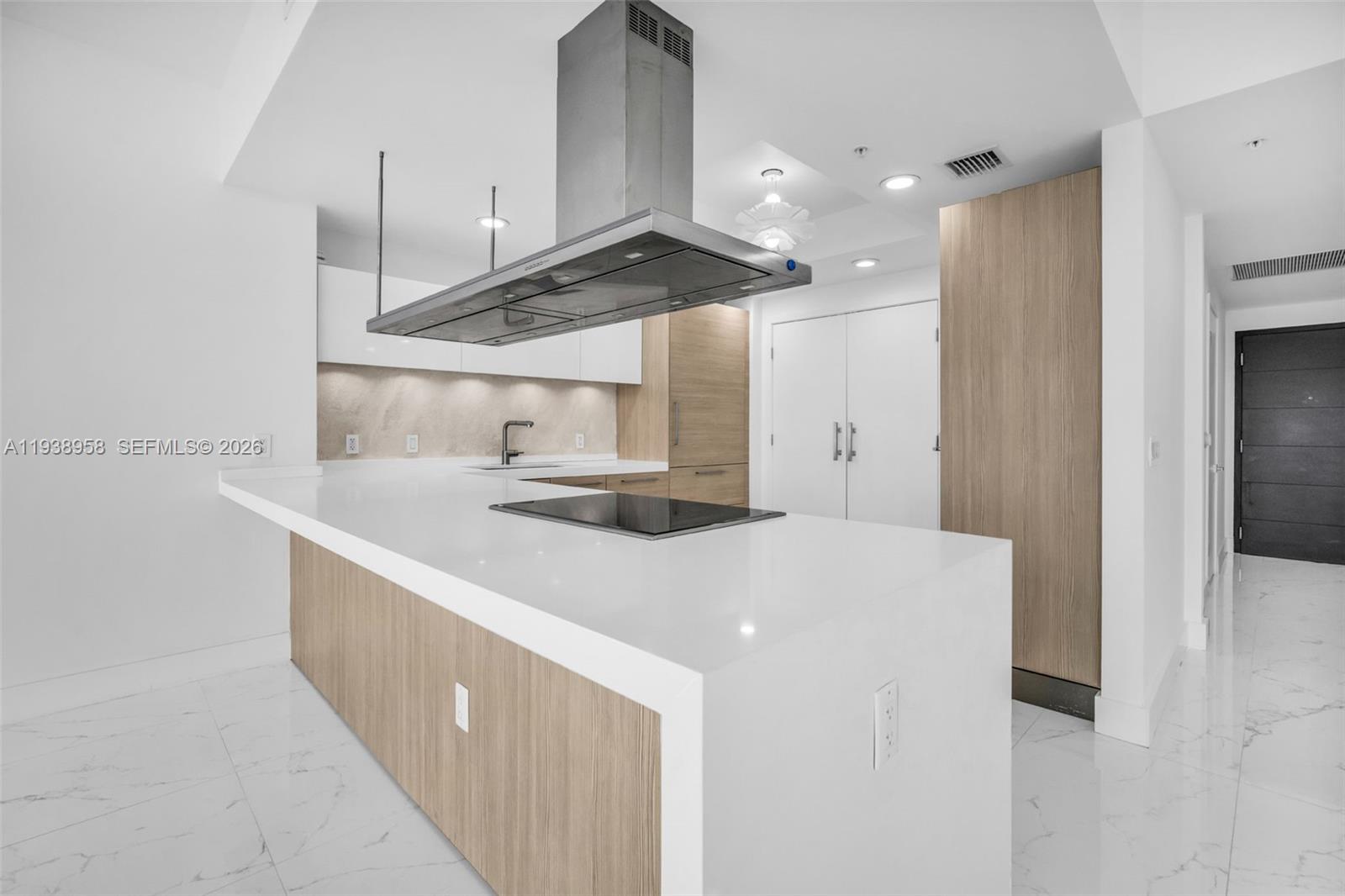 17111 Biscayne Blvd #411, North Miami Beach FL 33160
