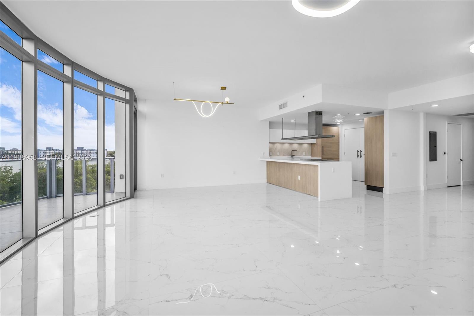 17111 Biscayne Blvd #411, North Miami Beach FL 33160