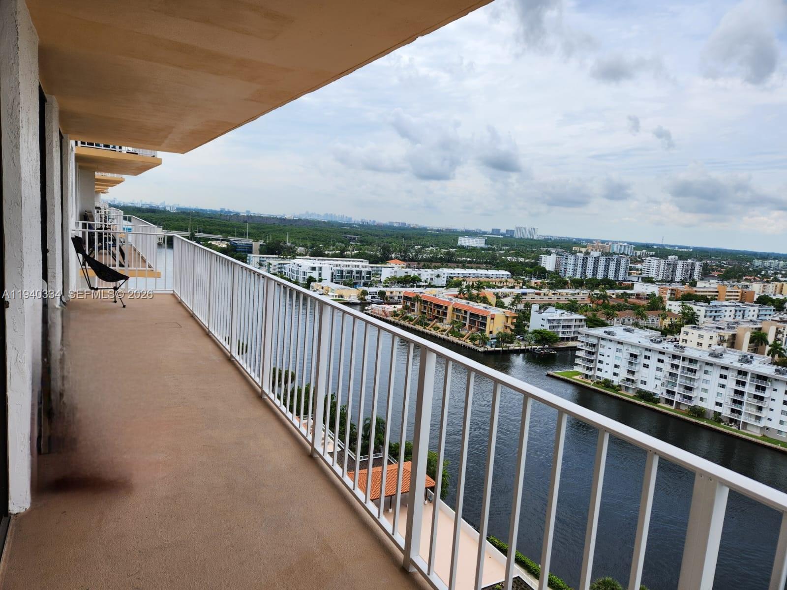 Winston Towers 700 Condo