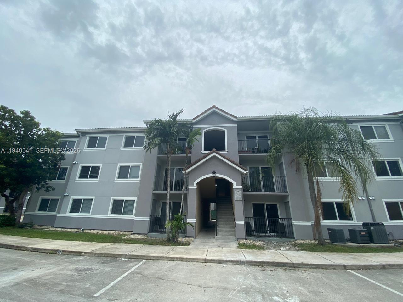 Vista Trace Condo