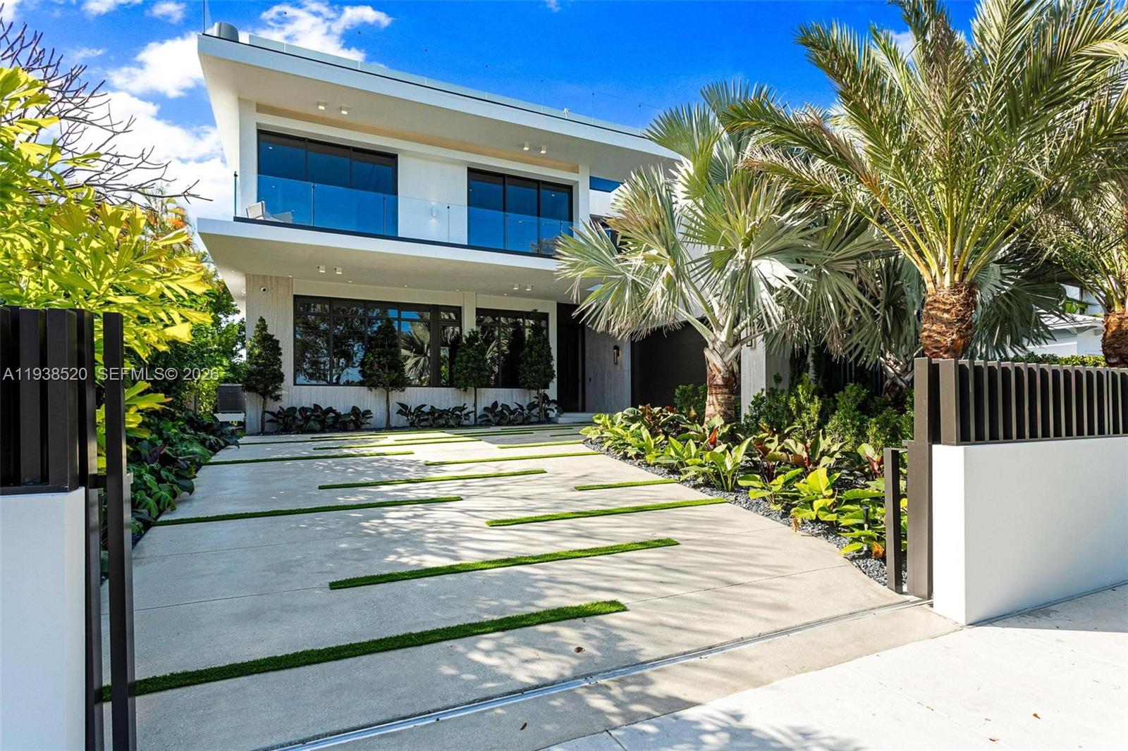 13000 N Bayshore Dr, North Miami FL 33181