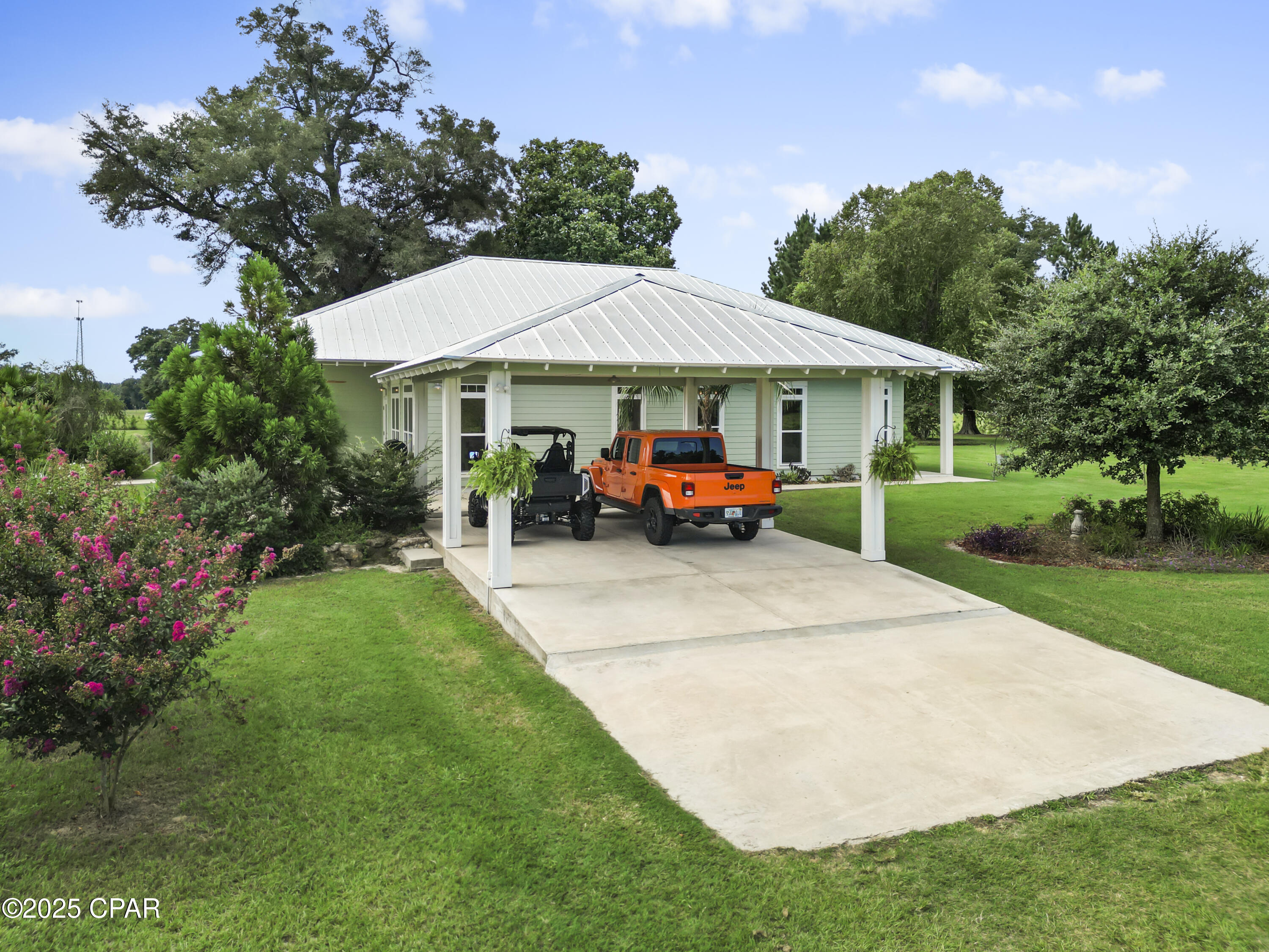 Listing photo id 46 for 5223 Palamino Lane