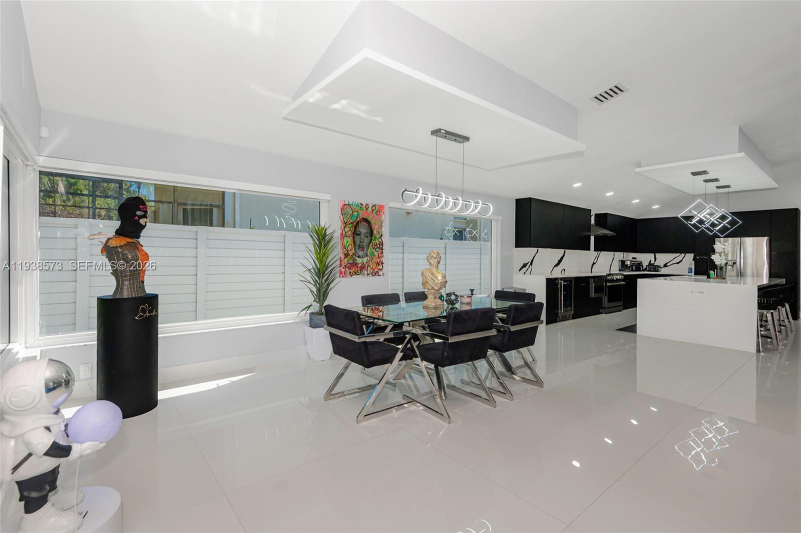 15221 N Laurel Ln N, Pembroke Pines FL 33027