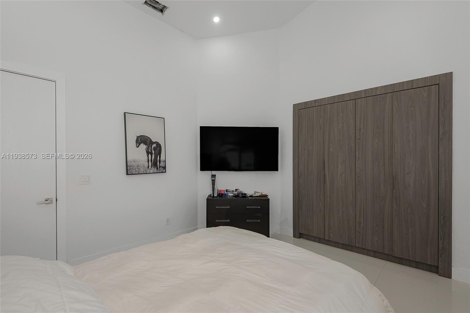 15221 N Laurel Ln N, Pembroke Pines FL 33027