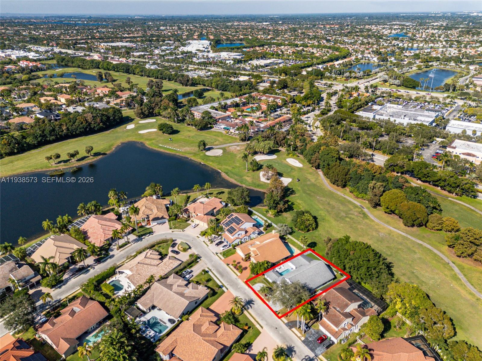 15221 N Laurel Ln N, Pembroke Pines FL 33027