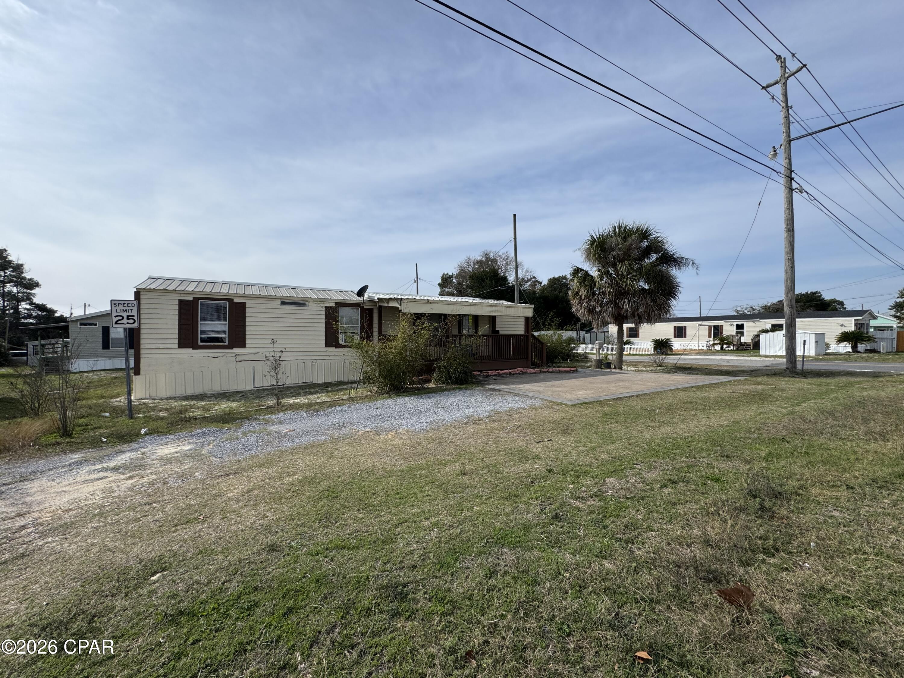 Listing photo id 9 for 330 Laureno Place