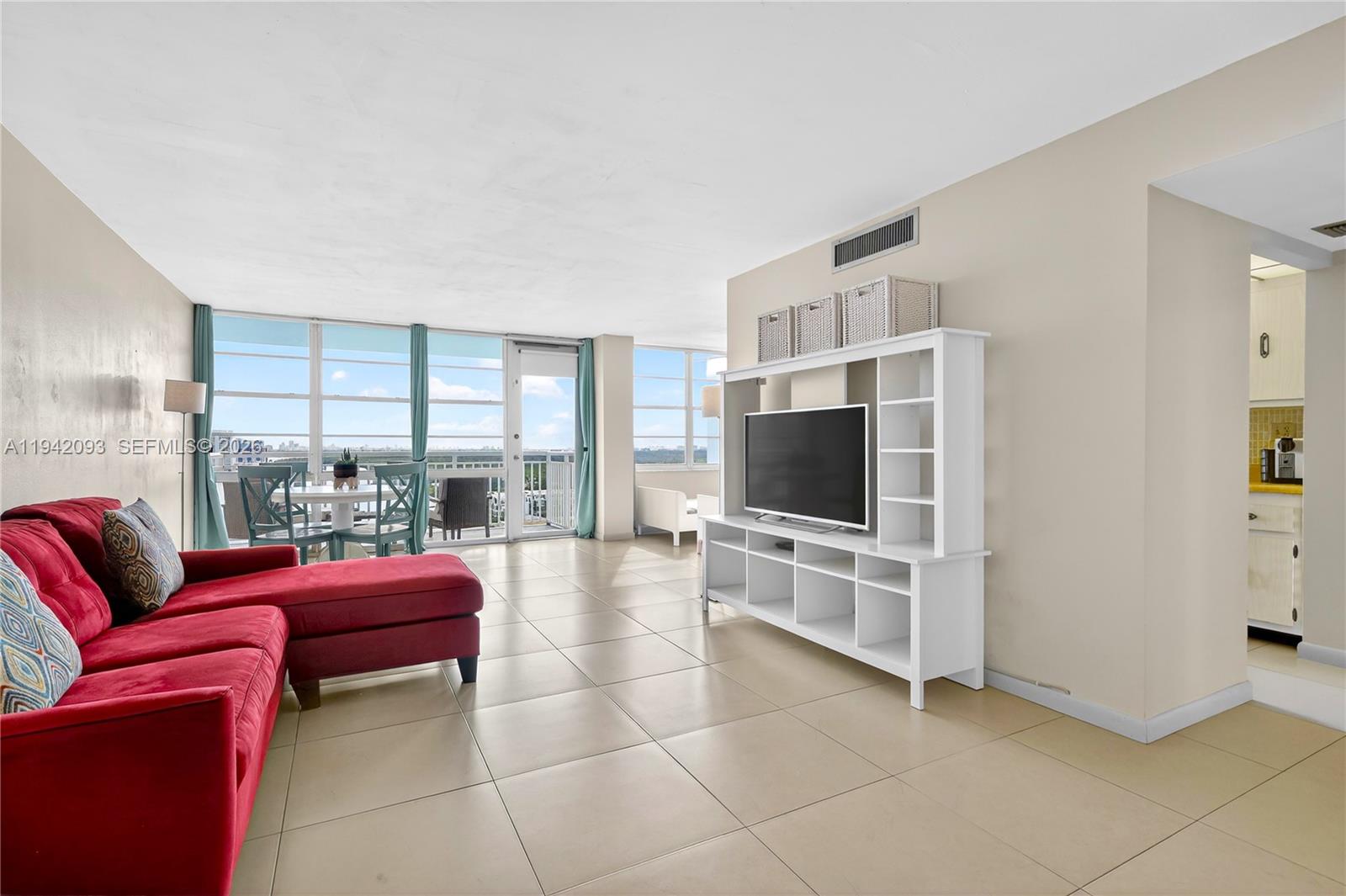 Winston Towers 500 Condo