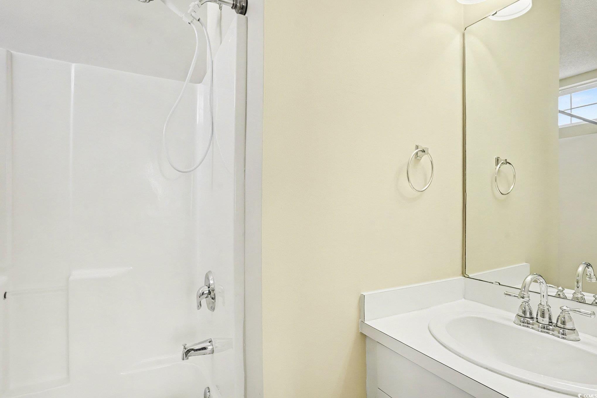 2600835 | Photo 23